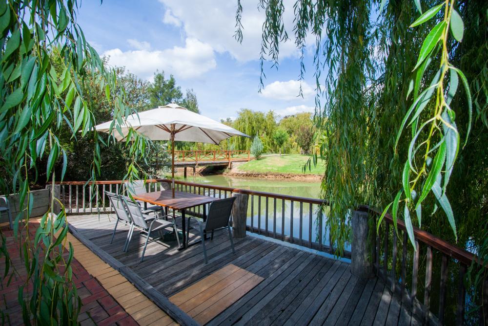 Perricoota Vines Retreat Hotel Moama Luaran gambar