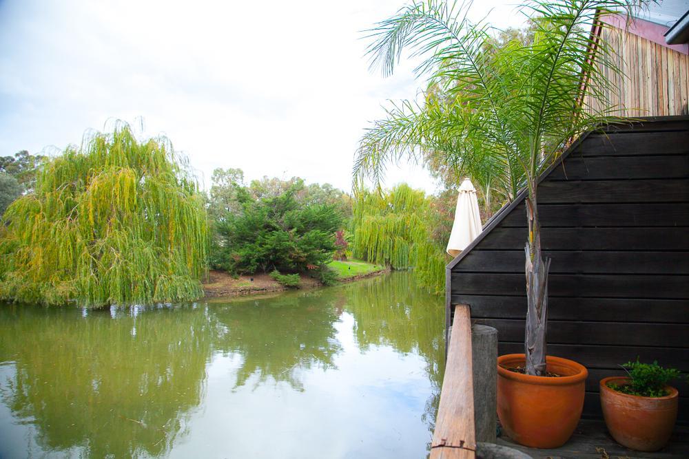 Perricoota Vines Retreat Hotel Moama Luaran gambar